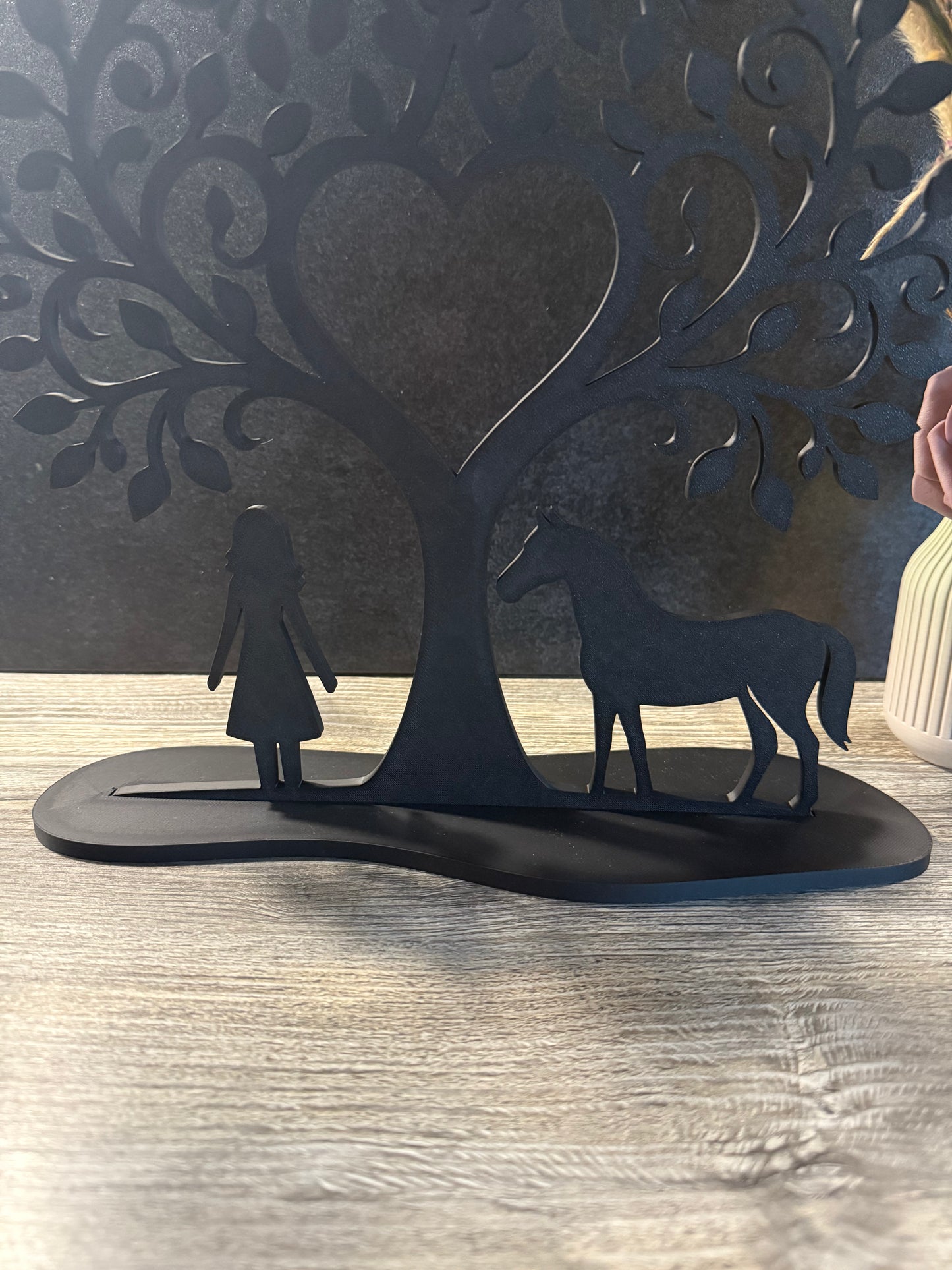 Schattenbaum mit Tieren