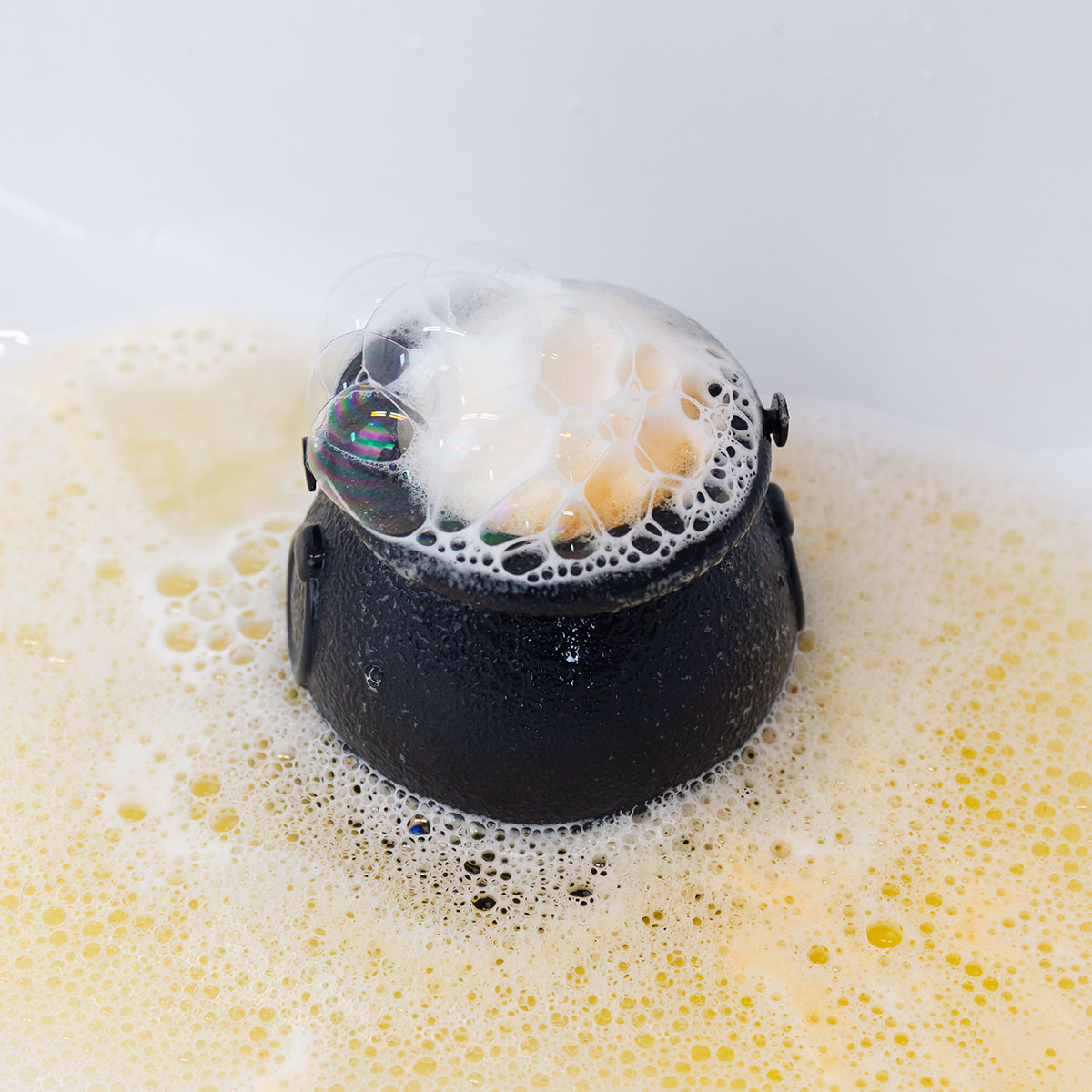 Badebombe HAPPY HALLOWEEN in Kesselform